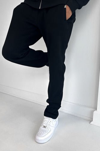 Essential Straight Leg Jogger - Black