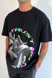 Trust No One Iridescent Print T-Shirt - Black